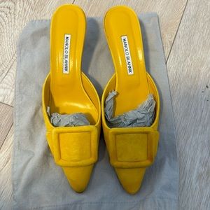 Manolo Blahnik yellow buckles mules / shoes - Size 39